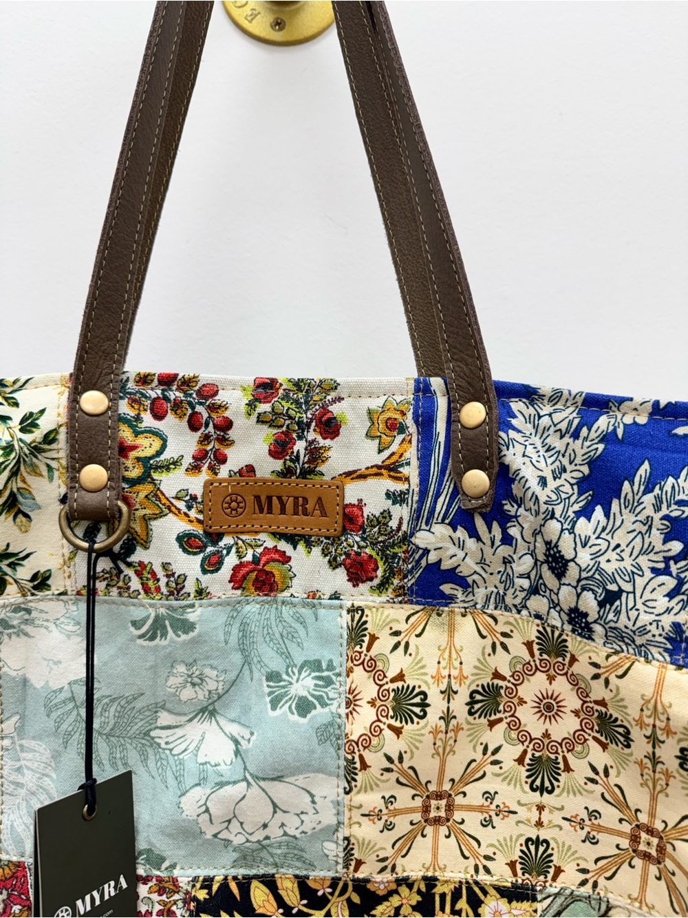 Sundial Weekender Myra Bag - Picture 3 of 8